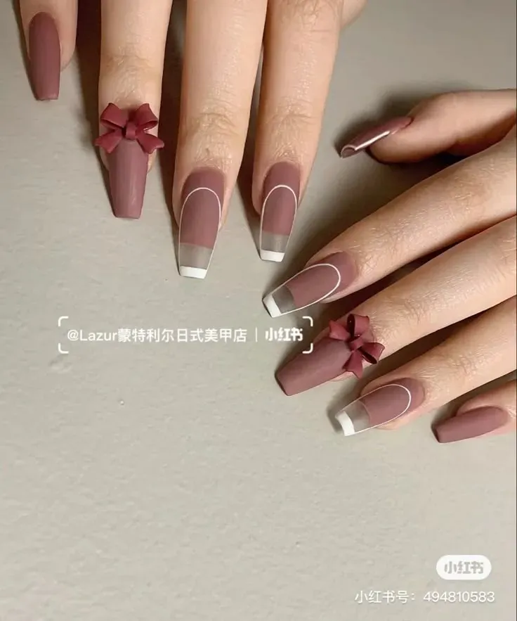 Uñas café marrón para otoño invierno