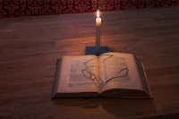 Bible Study (Image: Dirk Vetter Pixabay)