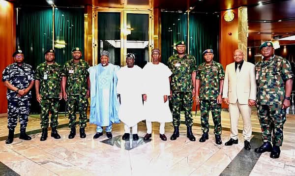 Tinubu meets security chiefs in Aso Villa.