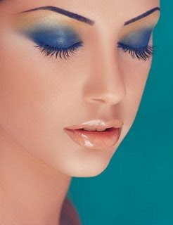 blue eye makeup