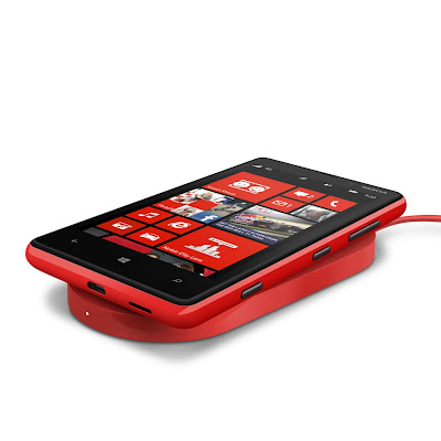 Nokia Lumia 820 Mobile Phone Pictures