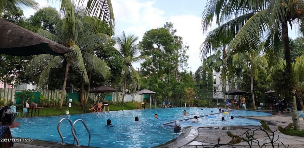 kolam renang klub tamansari metropolitan manado