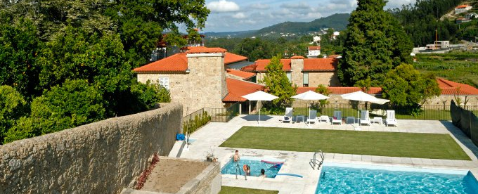 1 ou 2 Noites de Charme na Natureza em Durrães, Região de Braga, com Piscina, Ginásio, Court de Ténis, Salão de Jogos e Bicicletas