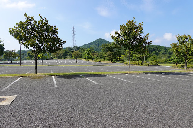 鳥取県西伯郡南部町鶴田　とっとり花回廊　駐車場