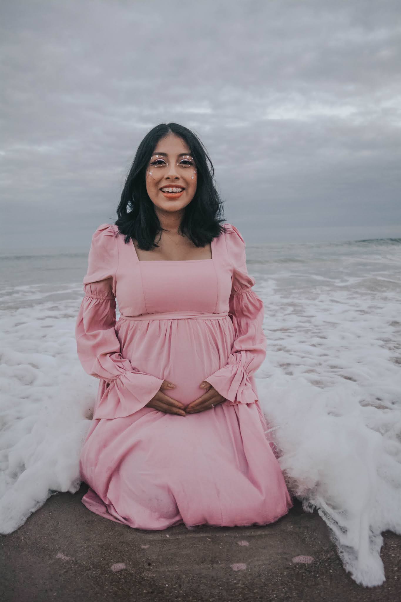 Maternity Photo Shoot Ideas: Ocean Photos