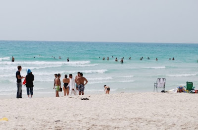 Jumeirah Beach : Pantai Populer di Dubai,