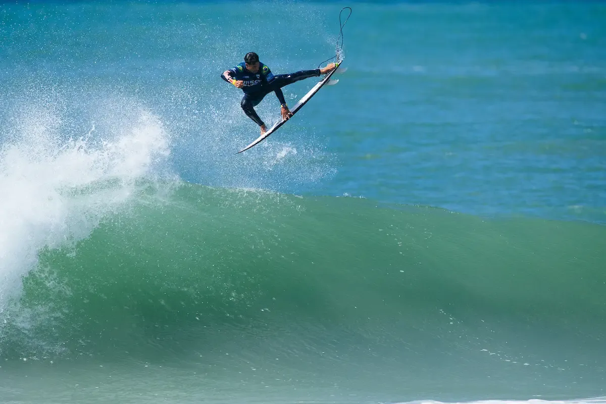 Italo Ferreira (Foto: Damien Poullenot)