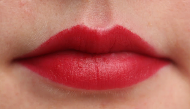 Photograph of the Avon Perfectly Matte Lipstick in Red Supreme