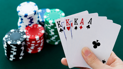 Keuntungan Bermain Taruhan Poker Di Situs Judi Kartu Online