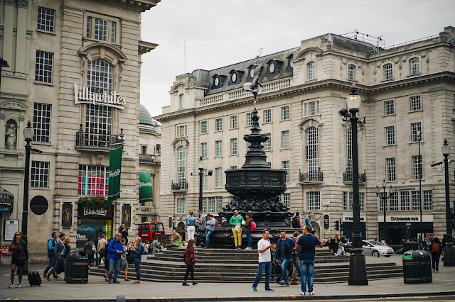 ピカデリーサーカス（Piccadilly Circus）