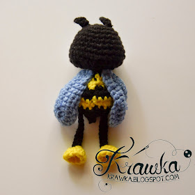 Potted plant decoration - Crochet bee on clothes pin for decoration. Free pattern