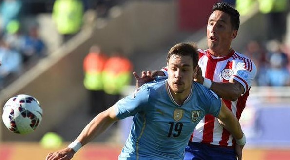 Uruguay y Paraguay empatan y avanzan a cuartos de final de la Copa América.