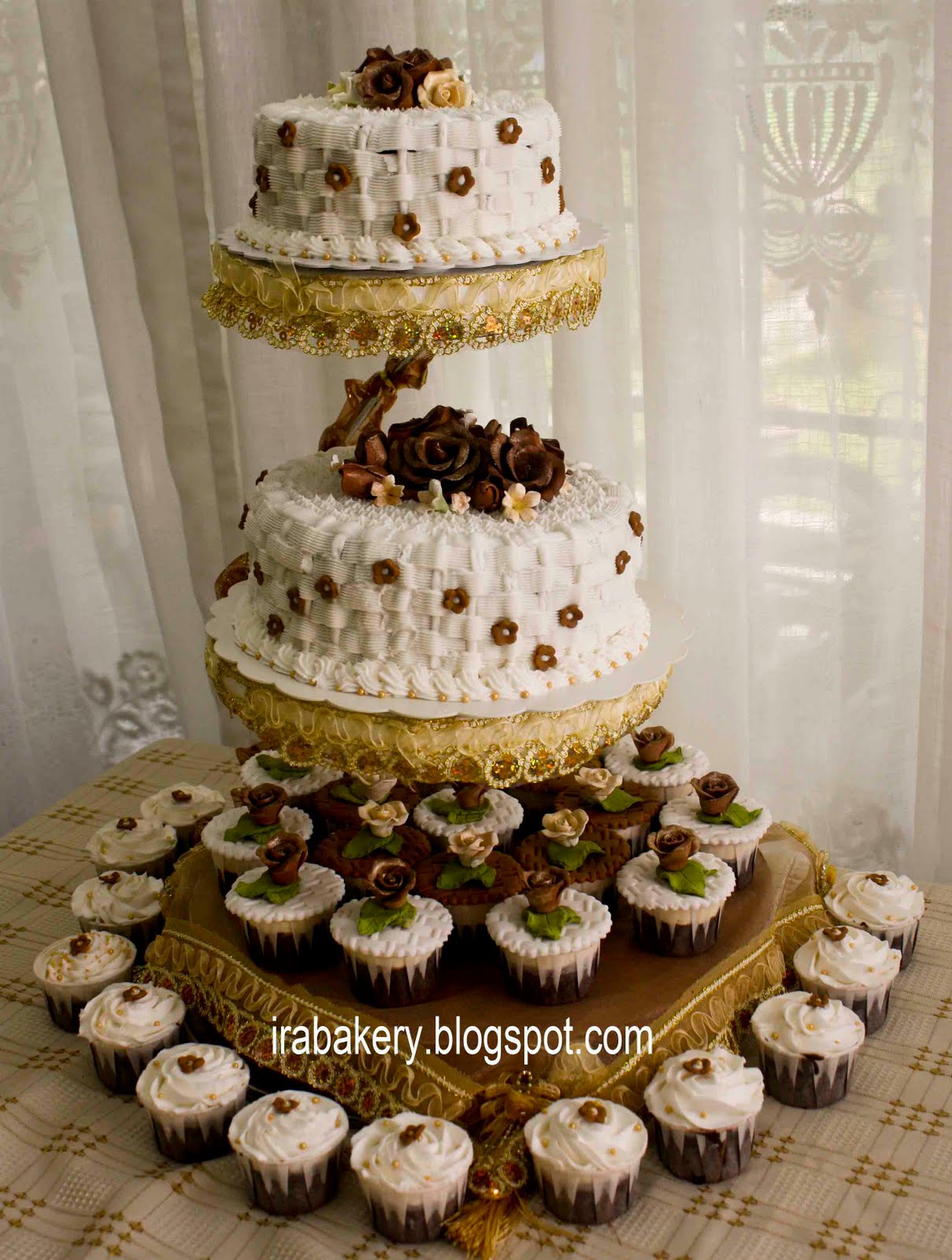 Wedding cake and Cupcakes