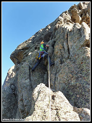 Escalando la arista de Zonza, Bavella