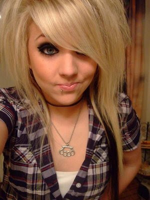 Girls Hairstyles on Beautiful Long Blonde Emo Girl Haircuts Styles