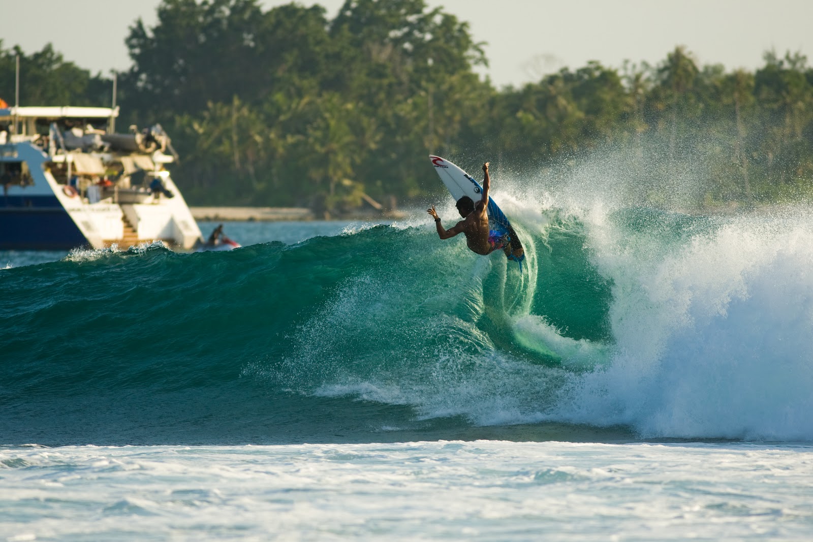 Surfing In Malaysia INDONESIAN  SURFING SENSATION ONEY 