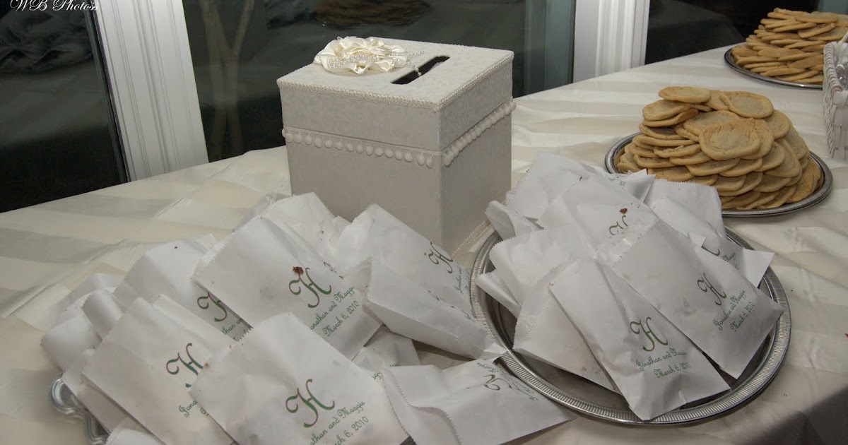 The Willrich Wedding  Planner s Blog Wedding Cake Bags 