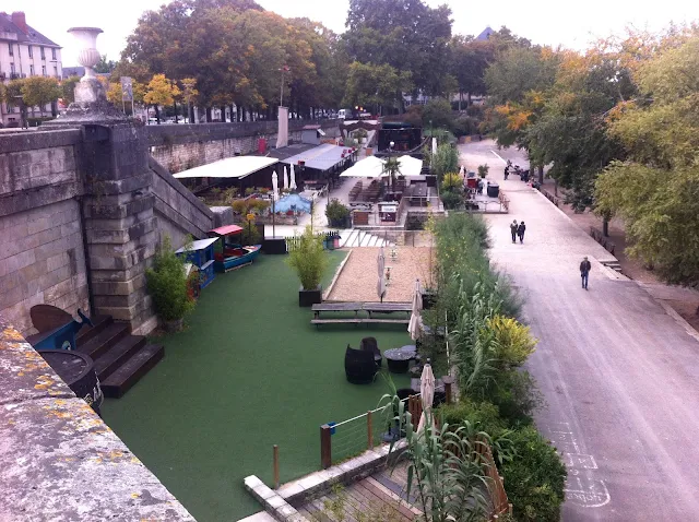 La guinguette de Tours bars on the river Loire