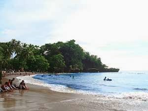 http://kumpulan.info/wisata/tempat-wisata/317-karang-bolong-anyer.html