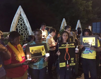 Candle light vigil outside Kajang Prison for Rames & Suthar Batumalai 