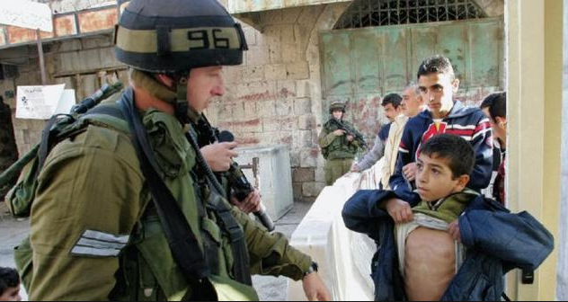 Dipaksa Sujud Tentara Israel, Bocah Palestina: Aku Hanya Sujud Kepada Allah