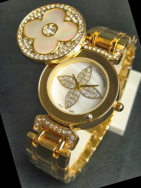 Jam Tangan Louis Vuitton Buka Tutup (All Gold)  Pusat 