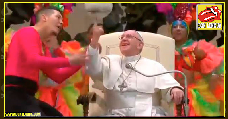 El Papa Comunista recibe a un circo cubano en el Vaticano