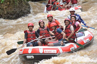 Paket Rafting di Puncak Bogor | Paket Arung Jeram Cisadane