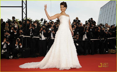 aishwarya looking stunning in a cutey gown at cannes film festival 2009