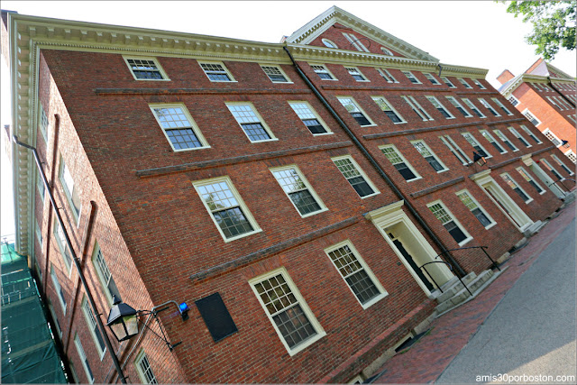 Hollis Hall en el Campus de la Universidad de Harvard