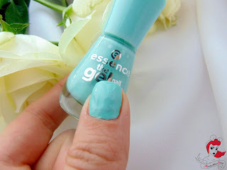 Essence the Gel Nail Polish - 40 play with my mint - Tragebild - www.annitschkasblog.de