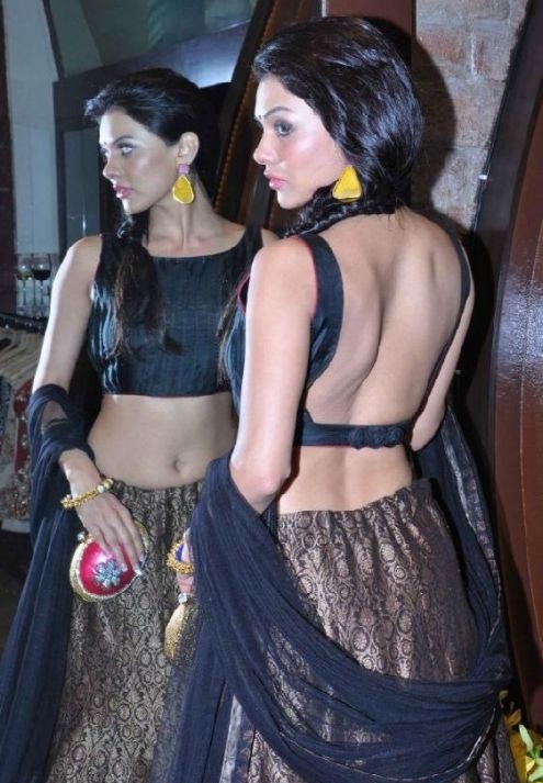 Sarah Loren Bare Backless