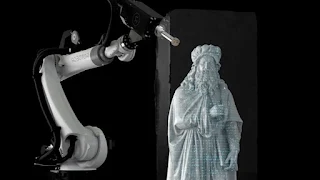 TorArt, brazos robóticos sculping marmol