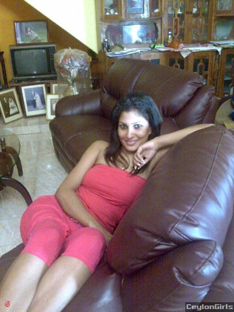 Pushpika SandamaliSexy Girls Pictures