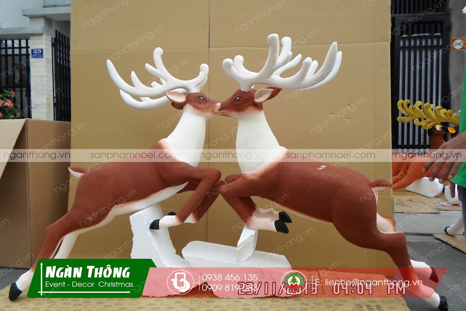 BÁN MÔ HÌNH CỔ XE TUẦN LỘC ÔNG GIÀ NOEL - XE NAI GIÁNG SINH Mo-hinh-co-xe-tuan-loc-noel%20%283%29