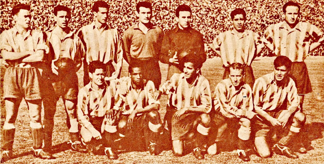 CLUB ATLÉTICO DE MADRID. Temporada 1949-50. Mencía, Farias, Mújica, Marcel Domingo, Pérez Zabala, Hernández, Lozano. Juncosa, Ben Barek, Silva, Carlsson y Escudero. CLUB ATLÉTICO DE MADRID 4 VALENCIA C. F. 4. 23/04/1950. Campeonato de Liga de 1ª División, jornada 26. Madrid, estadio Metropolitano. GOLES: 0-1: 5’, Igoa, de penalti. 1-1: 9’, Ben Barek. 2-1: 39’, Ben Barek. 3-1: 46’, Carlsson. 4-1: 49’, Mújica, de penalti. 4-2: 60’, Igoa. 4-3: 65’, Puchades. 4-4: 78’, Igoa.