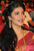 Shruti haasan new photos in saree-thumbnail-9