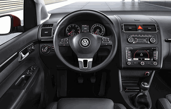 Volkswagen Touran volant