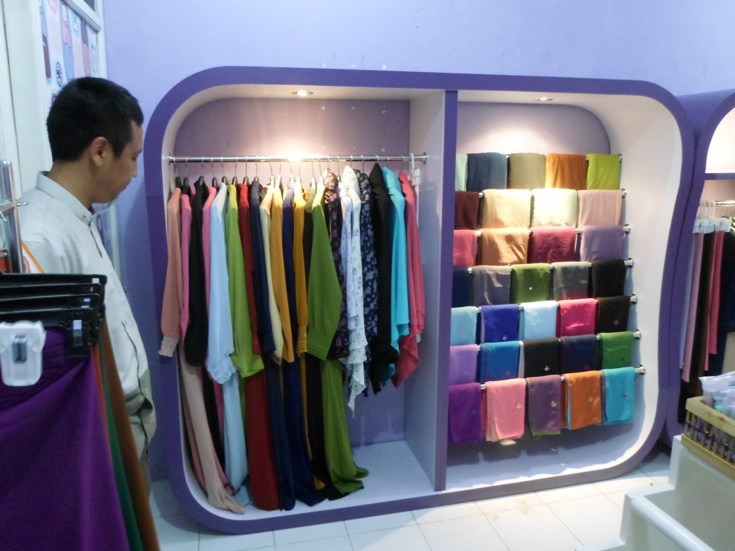 Produksi Mebel Furniture Interior Toko Pakaian Hijab  