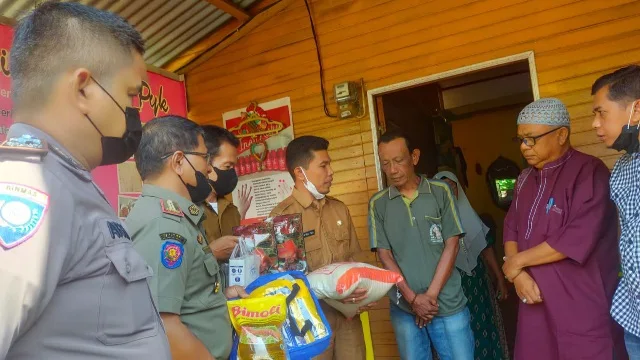 Pemko Payakumbuh Berikan Bantuan Korban Kebakaran Warung Di Kapalo Koto Dibalai