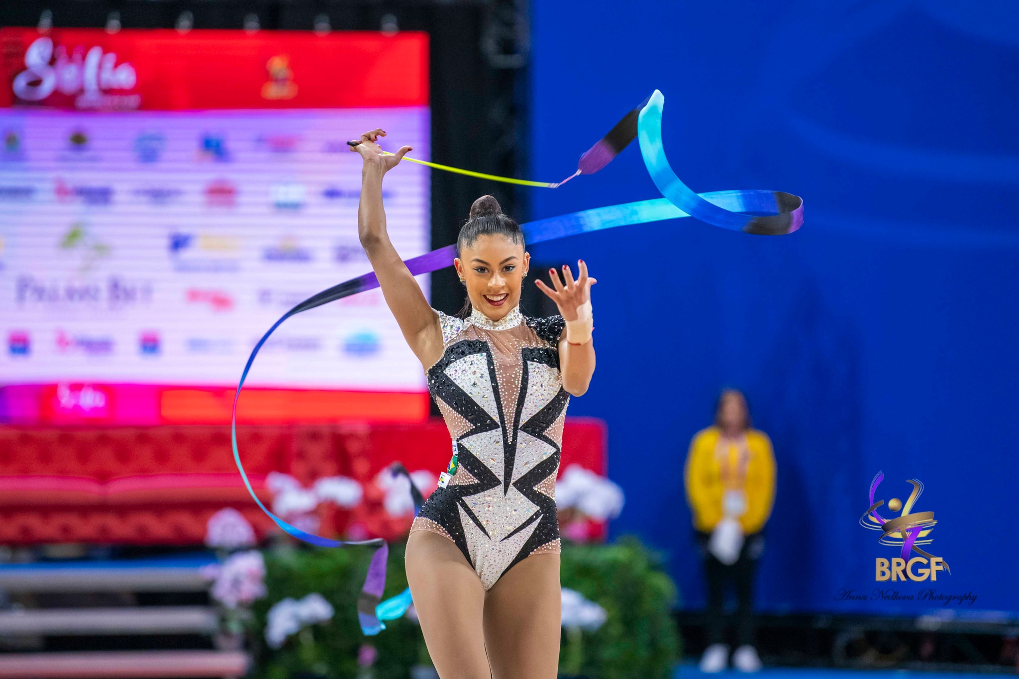 Bárbara Domingos encerra Mundial de Ginástica Rítmica com posição inédita  para o Brasil