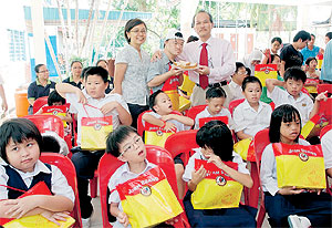 CIKGU ZULKARNAIN FARIHIN @ PHILIP SELI "BAHASAKU GLOBAL 