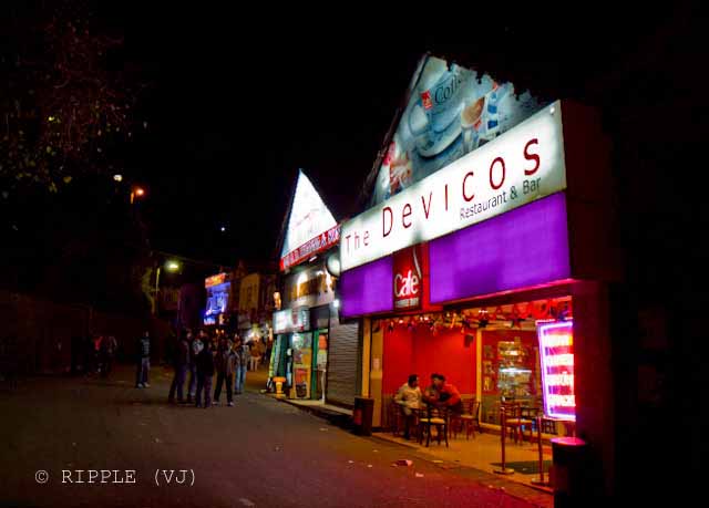 Mall Road after New Year Celebrations... (at 01:00 AM on 1st January 2010): In  last post on this blog I share Photographs of corwd on Ridge Shimla on 31st Night.... If you have missed check it out first and then come back to the Photographs shared here....Check out my Last Post..Here are some Photographs  of Ridge and Mall Road after New Year Celebrations on 31st Dec, 2009...: Posted by Ripple (VJ) on PHOTO JOURNEY @ www.travellingcamera.com : ripple, Vijay Kumar Sharma, ripple4photography, Frozen Moments, photographs, Photography, ripple (VJ), VJ, Ripple (VJ) Photography, Capture Present for Future, Freeze Present for Future, ripple (VJ) Photographs , VJ Photographs, Ripple (VJ) Photography : Our Favorite Resturant and Bar !!! Devicos... Only resturant on Mall Road which serves Methi-Malai-Matar, a famous dish of Madhaya Pradesh... I don't know why I am mentioning this...