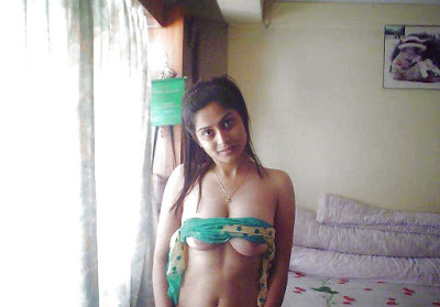 Desi College Girl Nude Photo Shoot