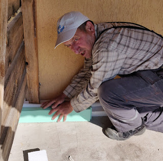 Bekir explaining how the insulation will work