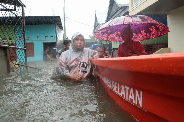 Sepuluh Perahu Disebar Untuk Evakuasi Warga Terdampak Banjir di Kota Makassar