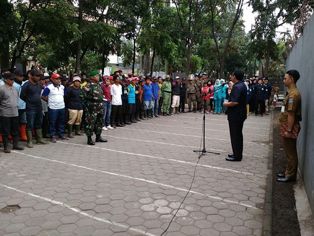 Inilah Pesan Yossi Irianto Dalam Kegiatan Padat Karya di Bojongloa Kidul