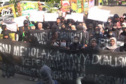Ratusan Mahasiswa Demo, Tolak Dualisme Kepemimpinan di Universitas Islam Lamongan