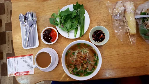 MAKANAN DI VIETNAM MAHAL