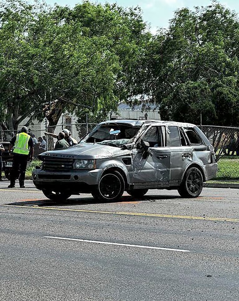 https://www.notasrosas.com/Conductor que causó la muerte de ocho migrantes venezolanos en Texas, es hispano